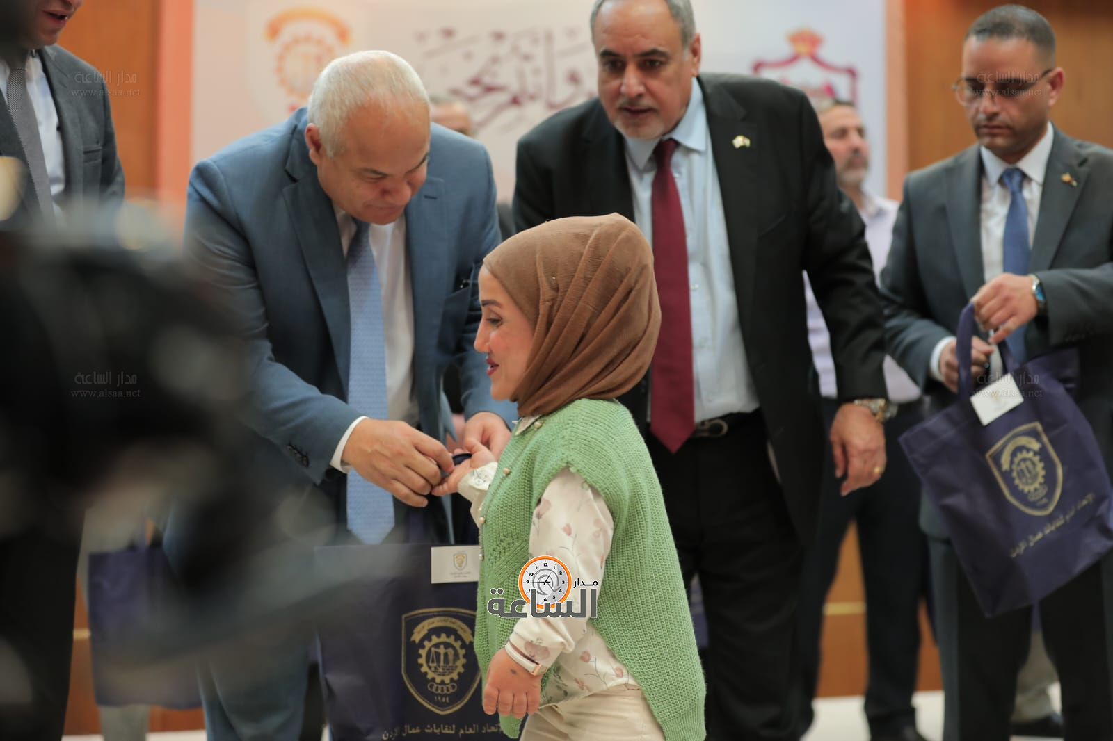 Madar Al-Saa Images 0.3340762766211717