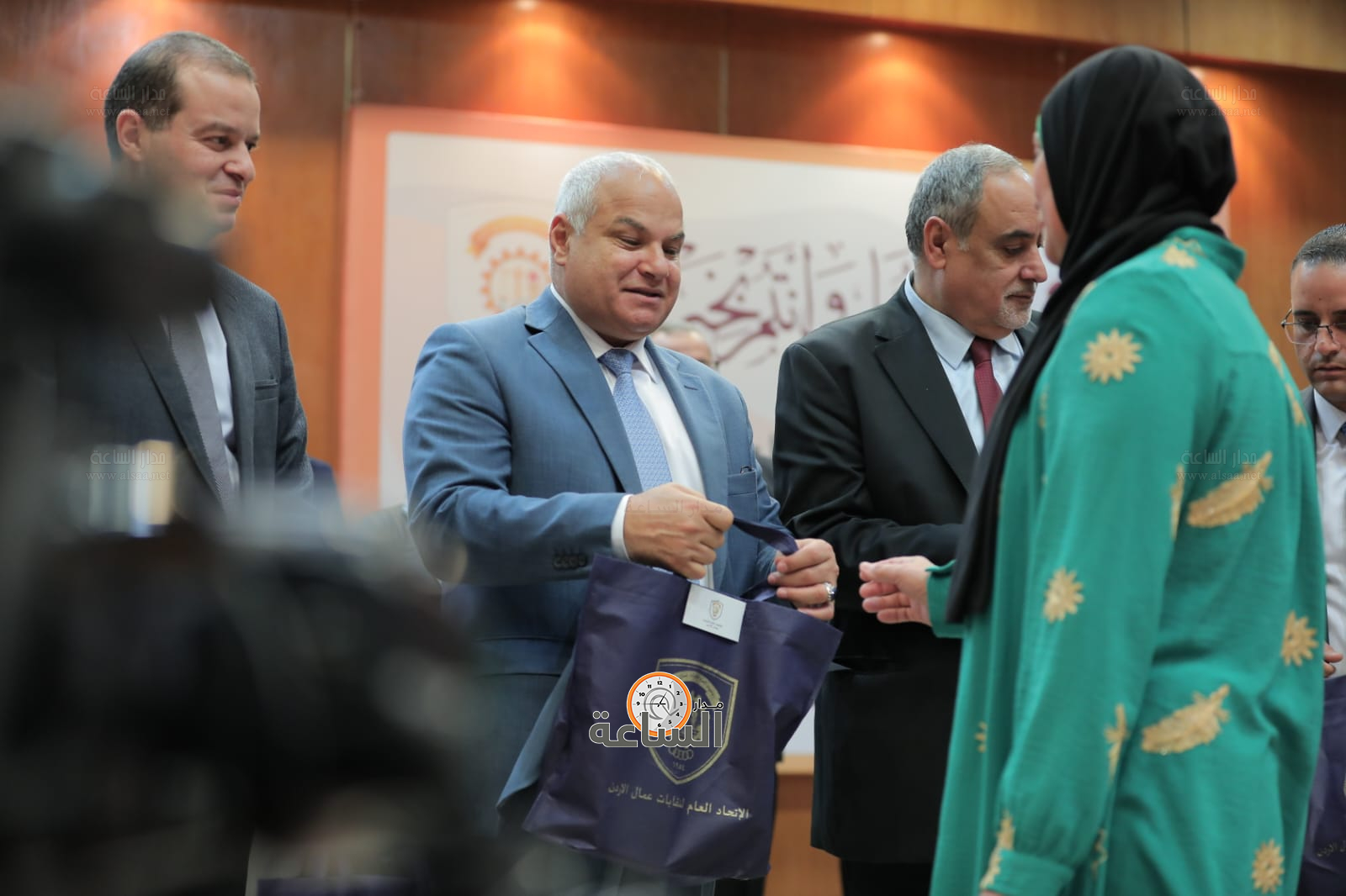 Madar Al-Saa Images 0.43179353594569636