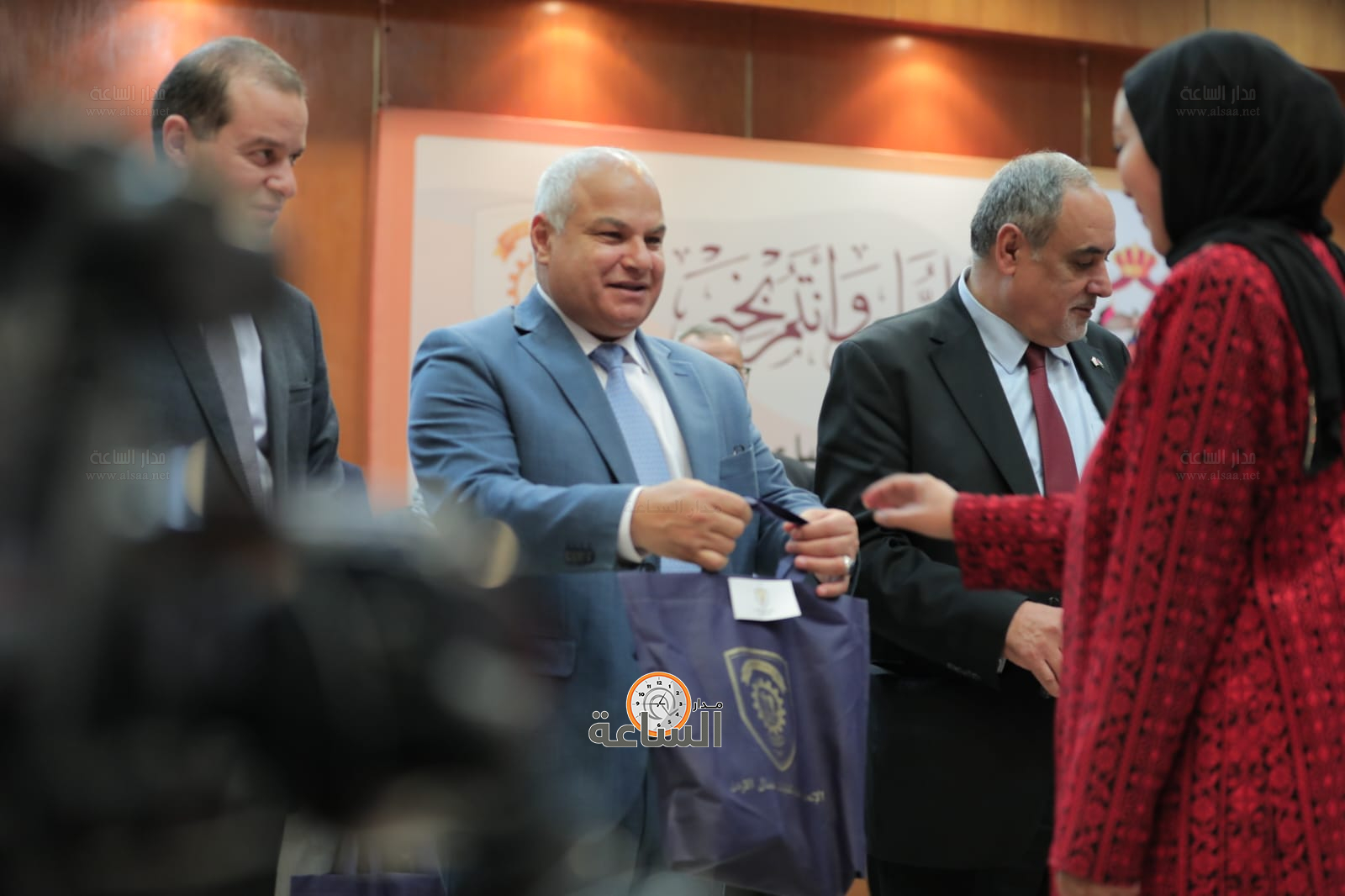 Madar Al-Saa Images 0.0965557113297959