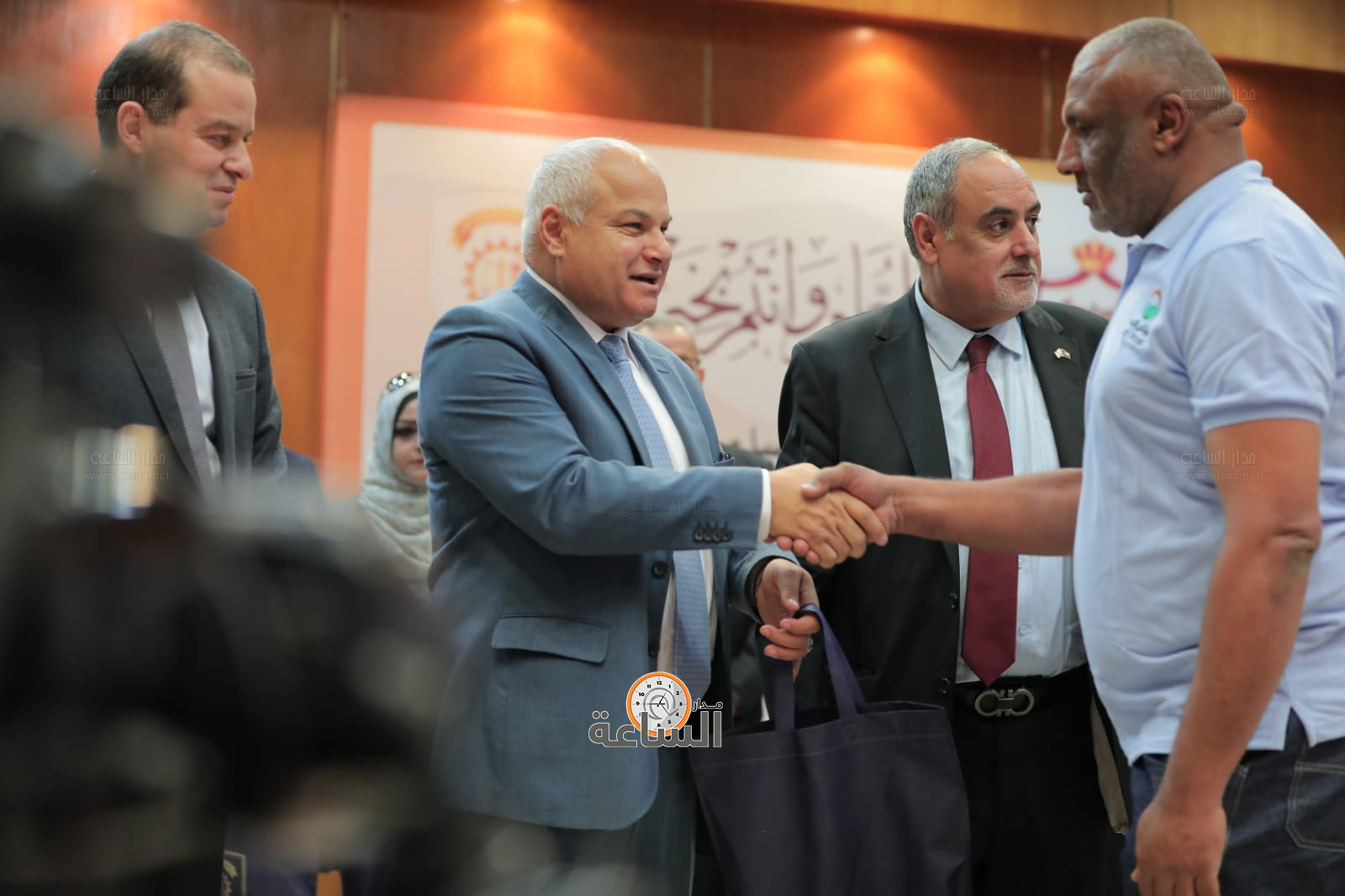 Madar Al-Saa Images 0.7571613293547352