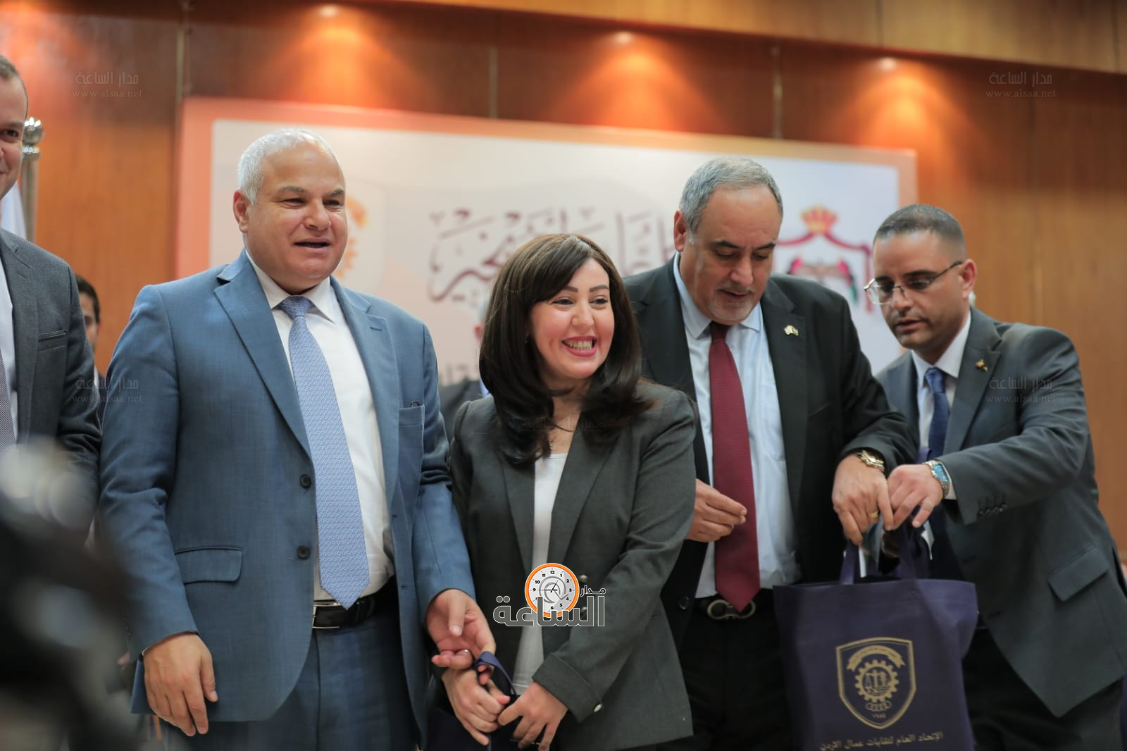 Madar Al-Saa Images 0.9964311673002577