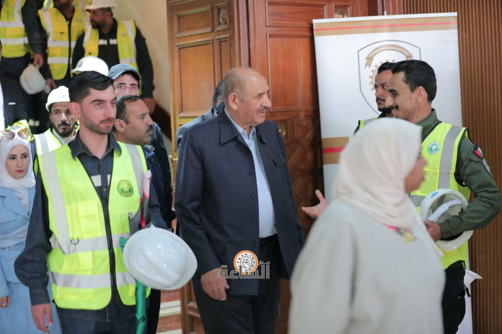 Madar Al-Saa Images 0.451623359858609