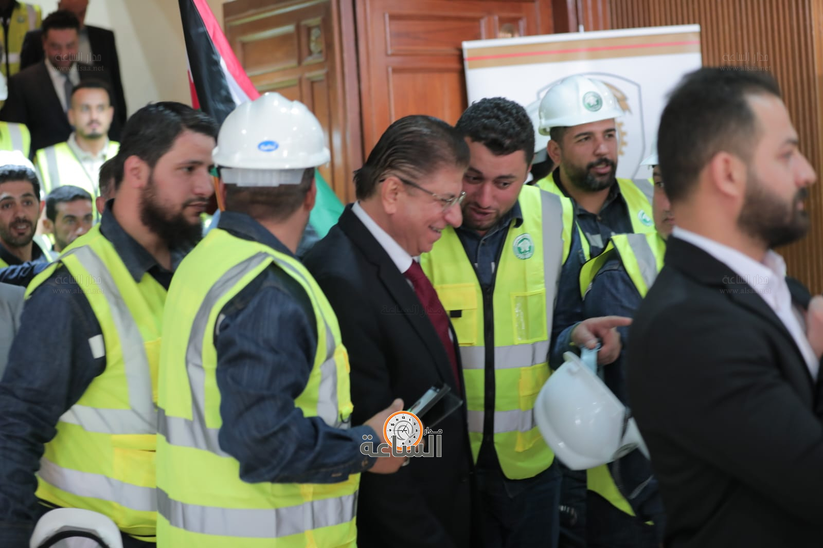 Madar Al-Saa Images 0.8696370619944643