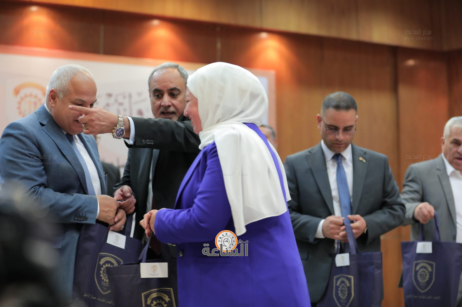 Madar Al-Saa Images 0.8811949856475457