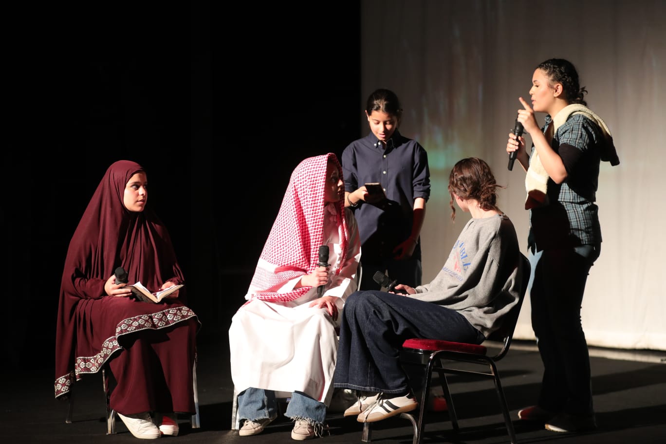 Madar Al-Saa Images 0.1494883944497304