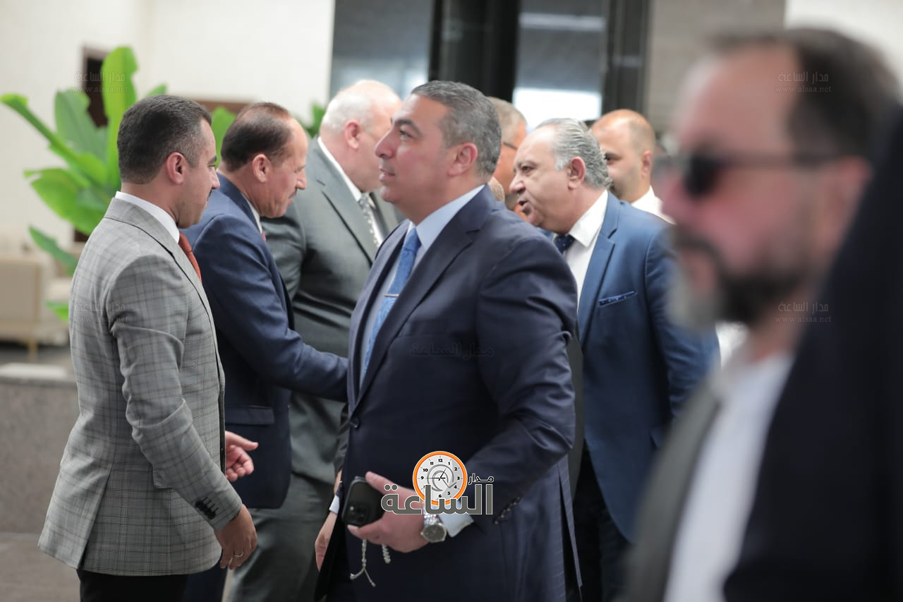 Madar Al-Saa Images 0.0360087679618768