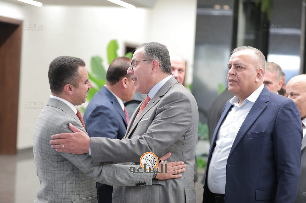 Madar Al-Saa Images 0.37119718003724056