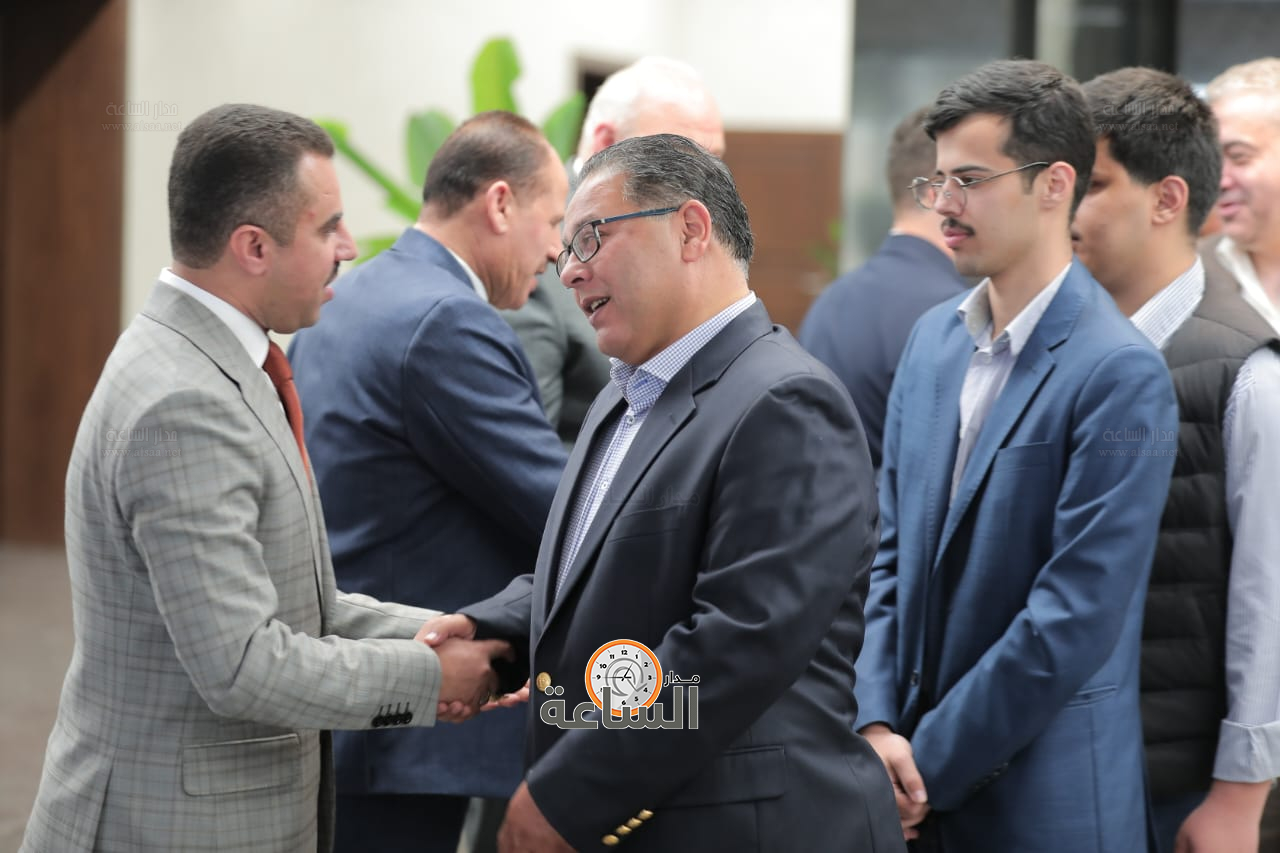 Madar Al-Saa Images 0.817470227264401