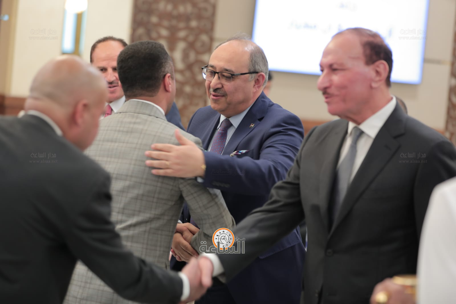 Madar Al-Saa Images 0.6533233902169225