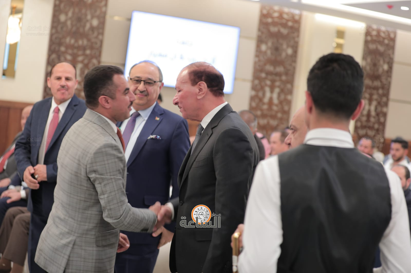 Madar Al-Saa Images 0.40472385265003374