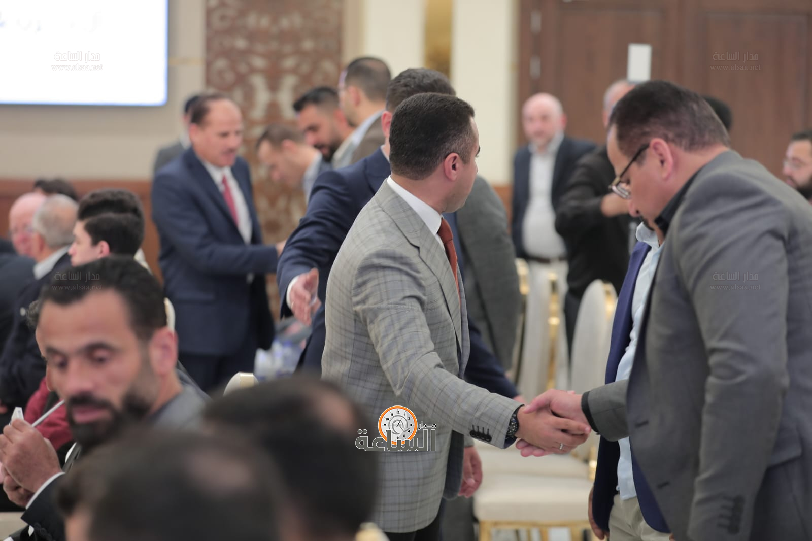 Madar Al-Saa Images 0.5641336614873502