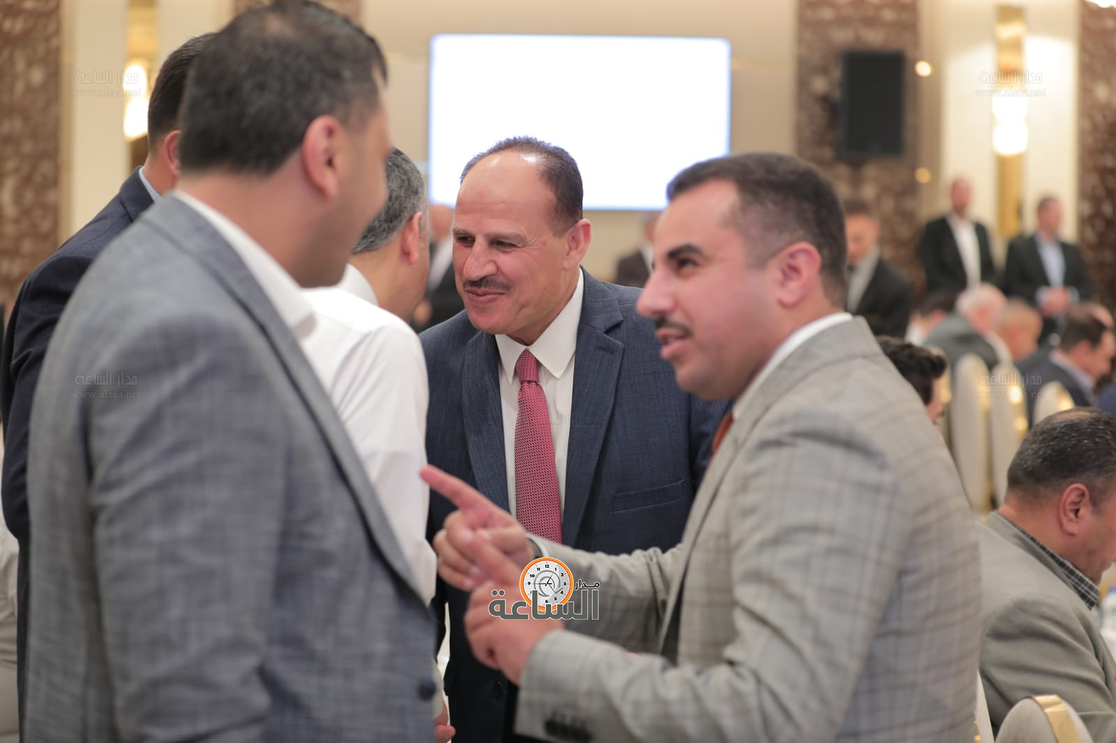 Madar Al-Saa Images 0.4505735350015233