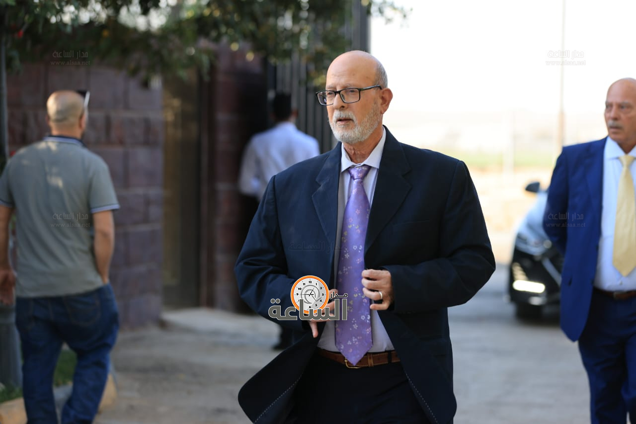 Madar Al-Saa Images 0.2919343218001591