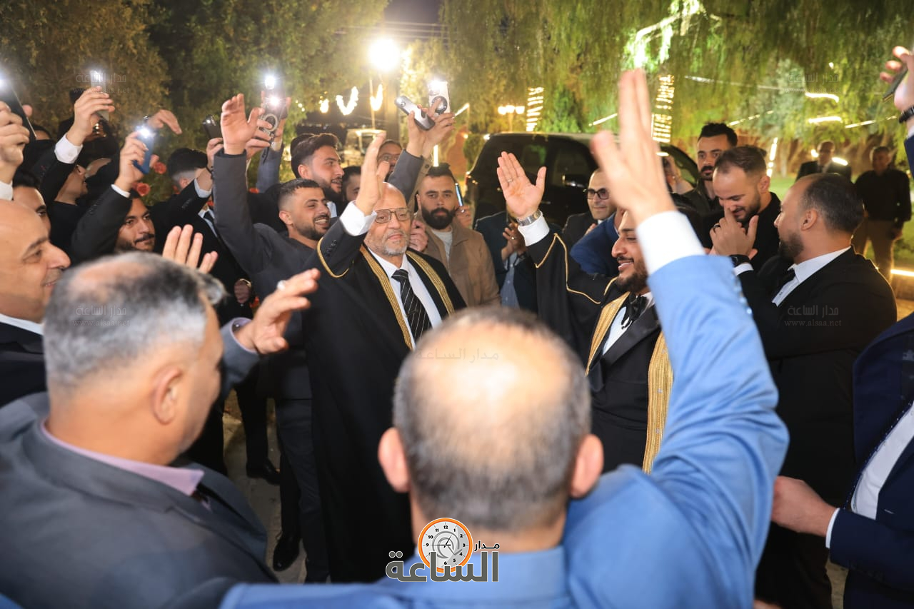 Madar Al-Saa Images 0.7604399542213892