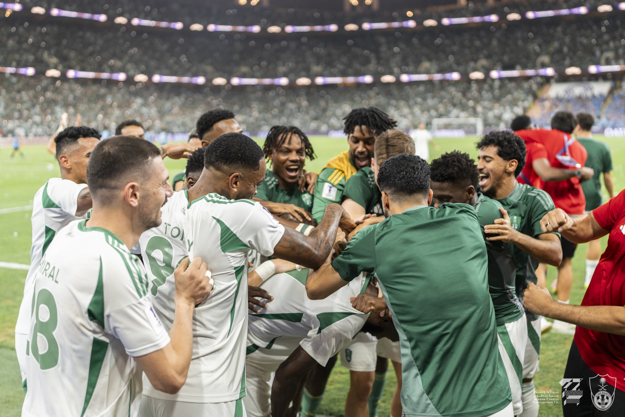 Madar Al-Saa Images 0.46857323266478934