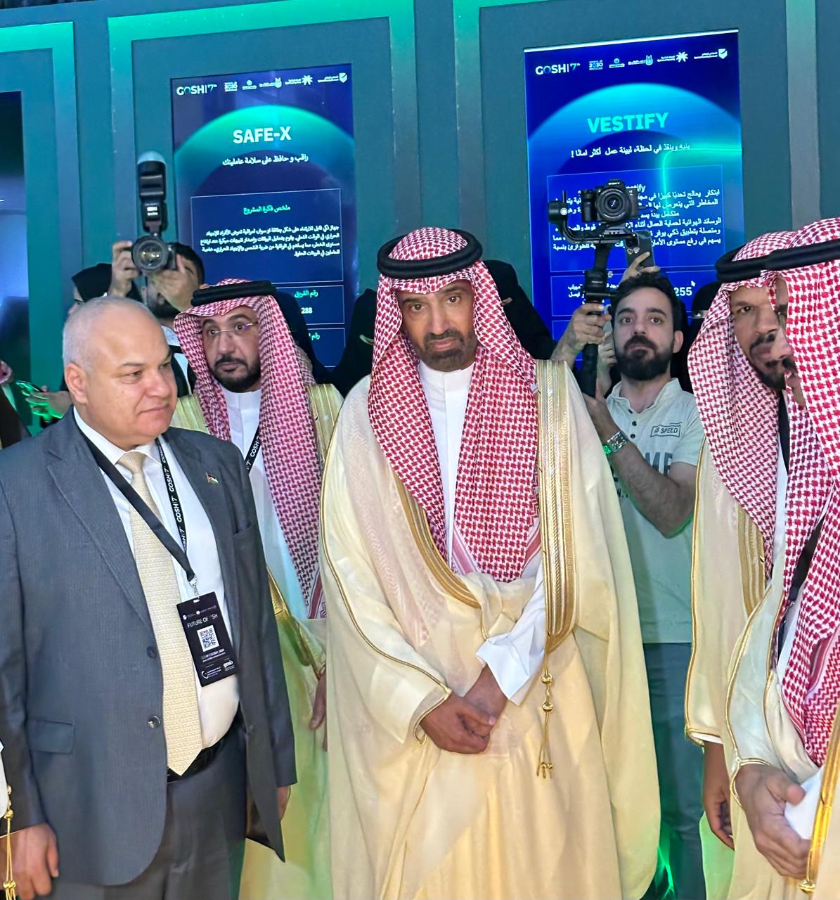 Madar Al-Saa Images 0.4679245709680562