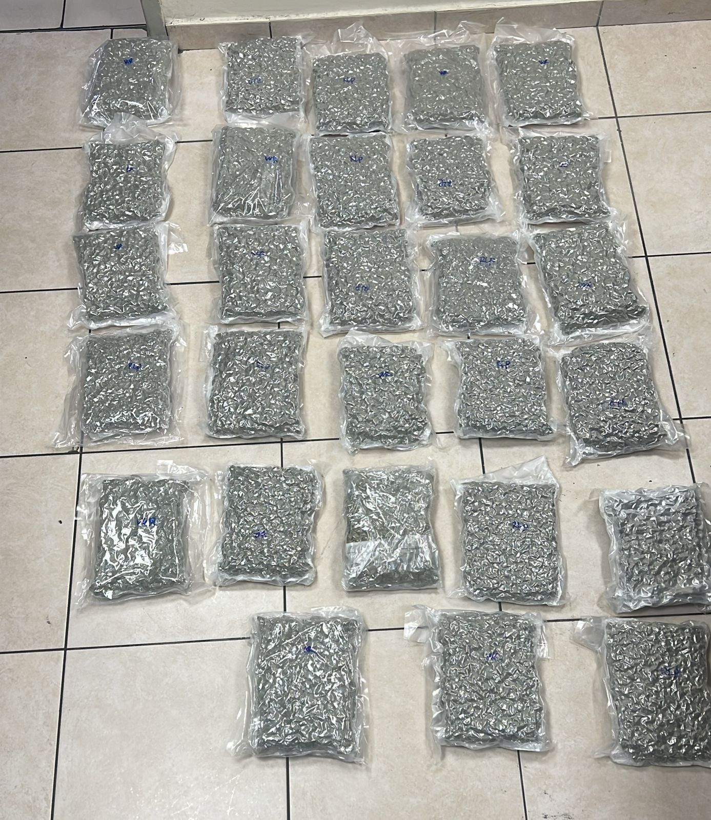 Madar Al-Saa Images 0.48579088840211515