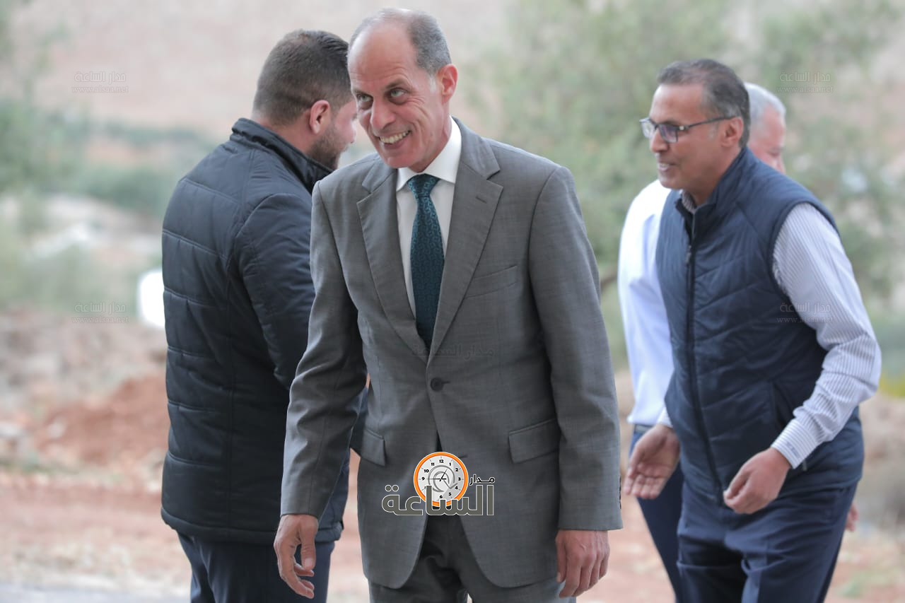 Madar Al-Saa Images 0.6509119811511112