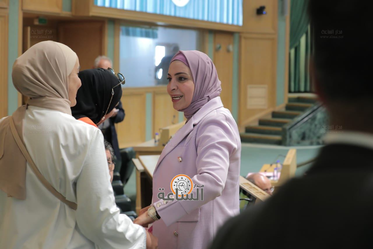 Madar Al-Saa Images 0.016375081034674333