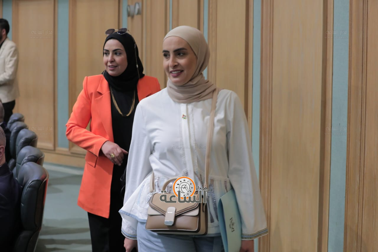 Madar Al-Saa Images 0.48431325302823147