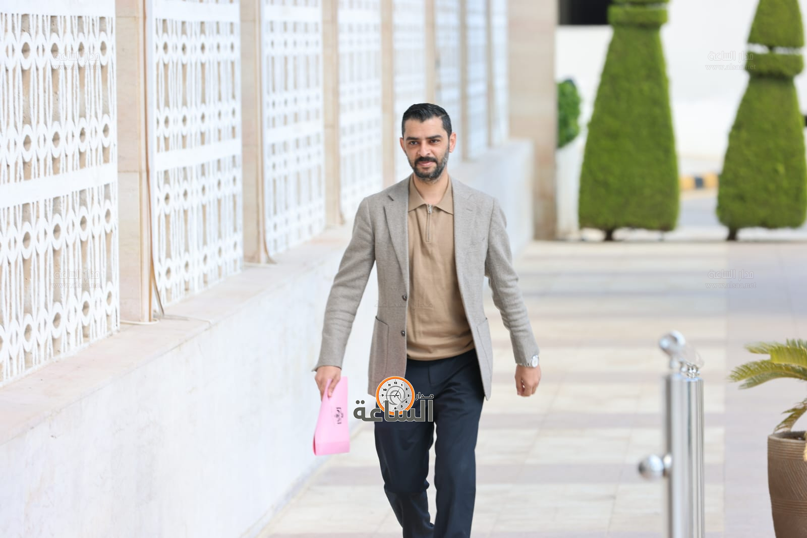 Madar Al-Saa Images 0.298701143879855