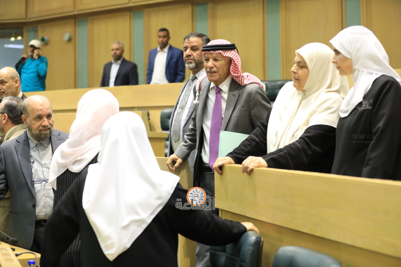 Madar Al-Saa Images 0.40368287053480834