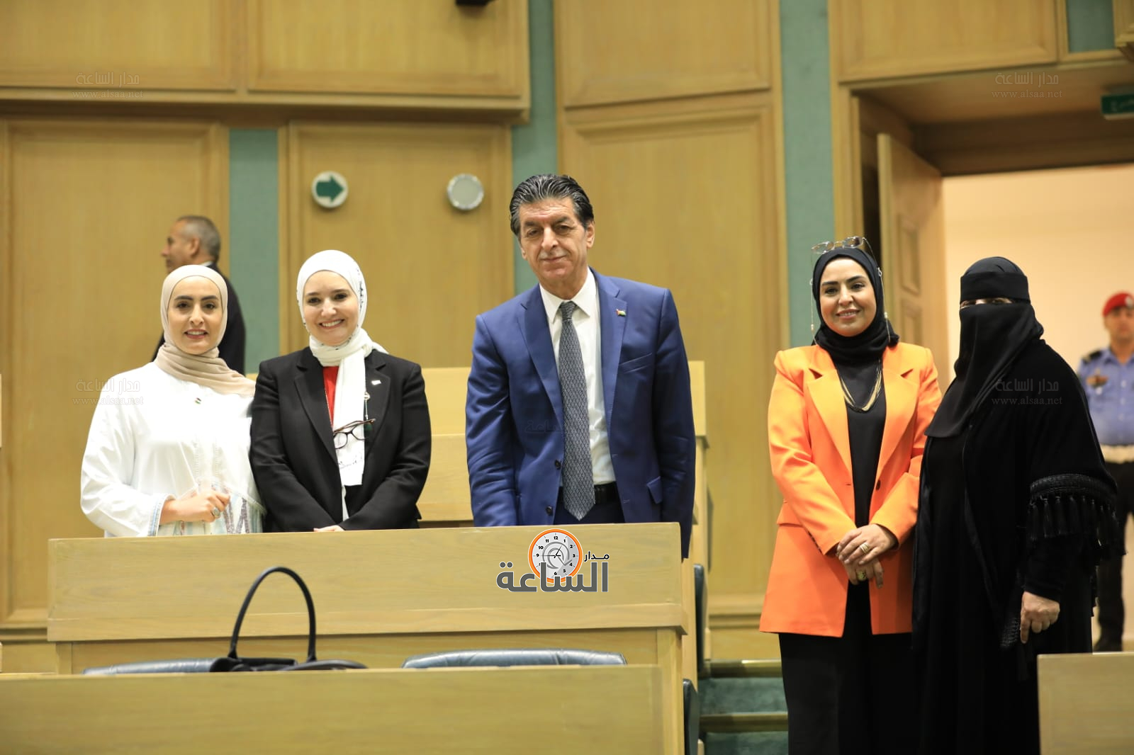 Madar Al-Saa Images 0.7806219607922065