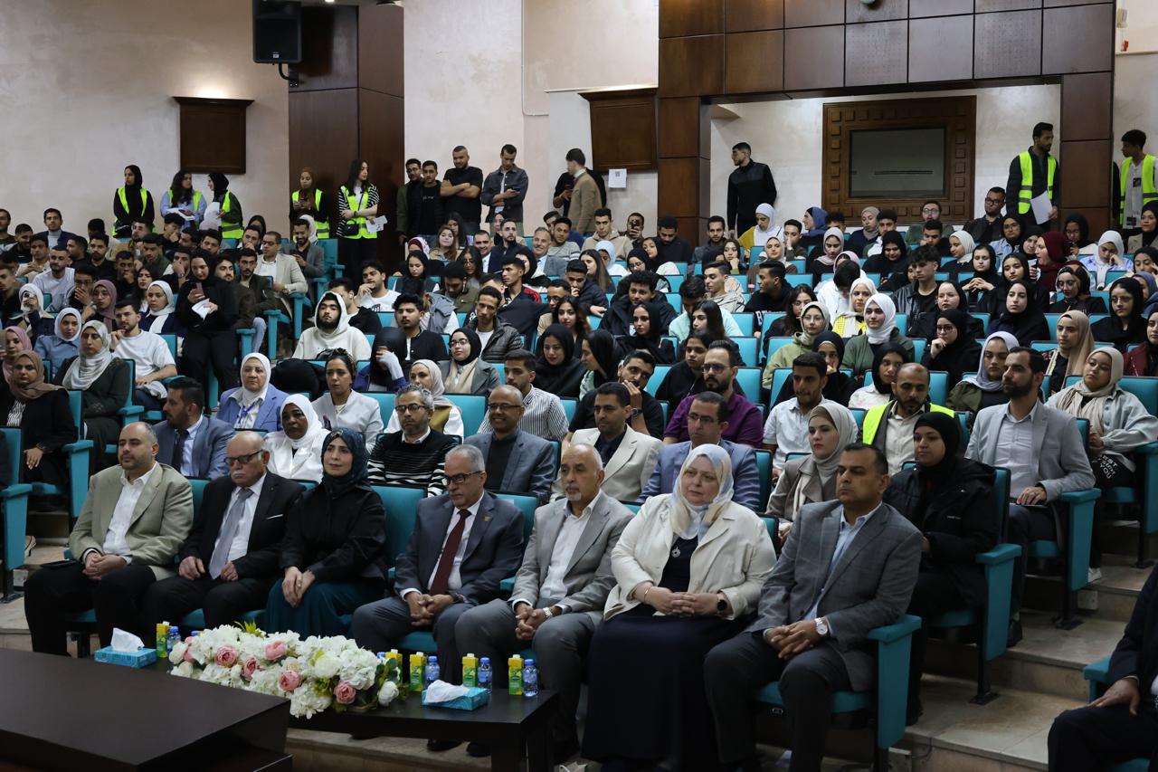 Madar Al-Saa Images 0.7444325260591937