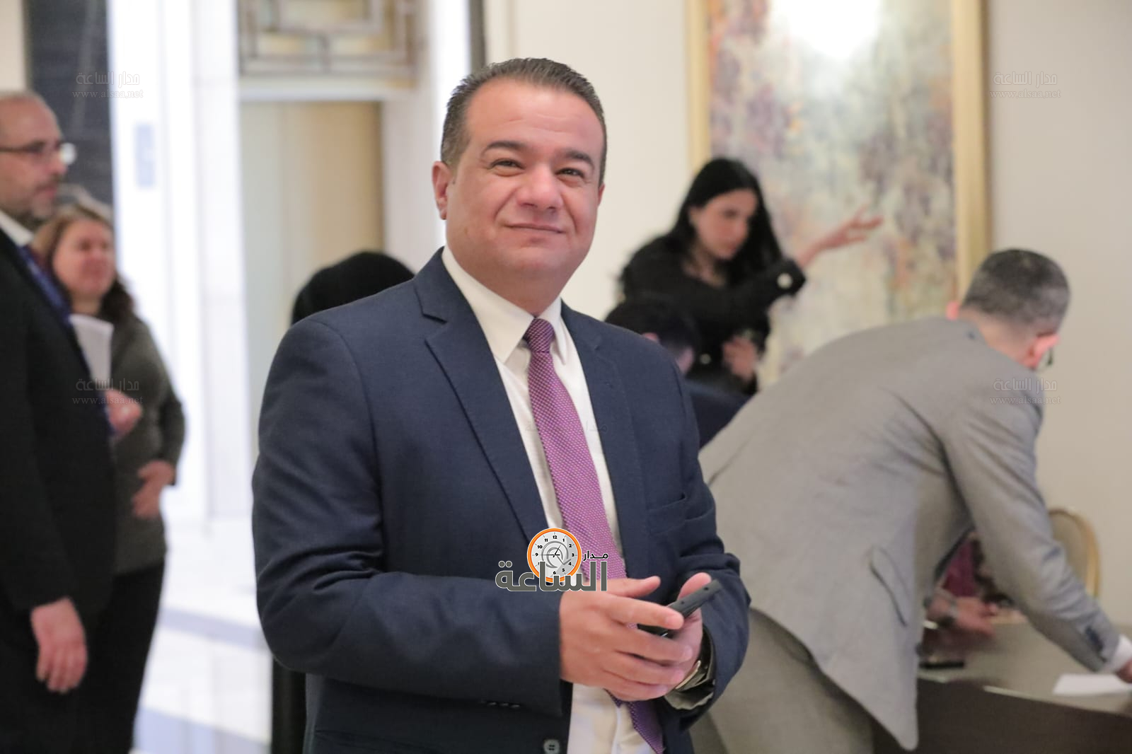 Madar Al-Saa Images 0.17143996673423523