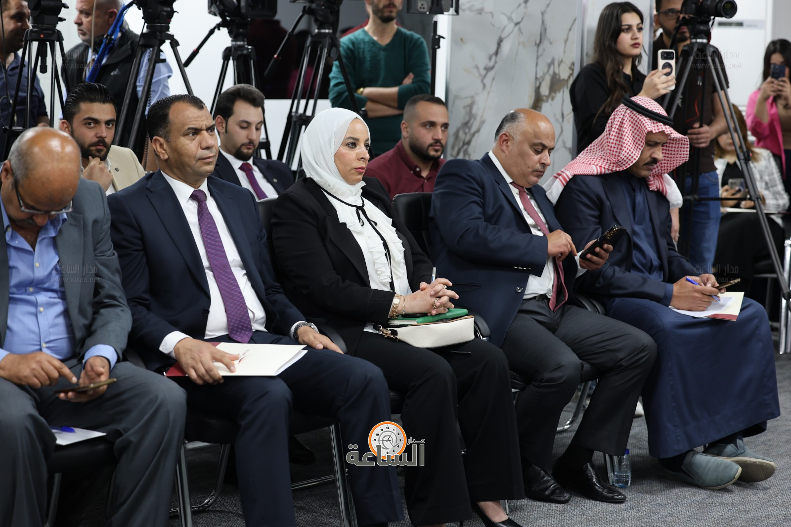 Madar Al-Saa Images 0.2776242614878387