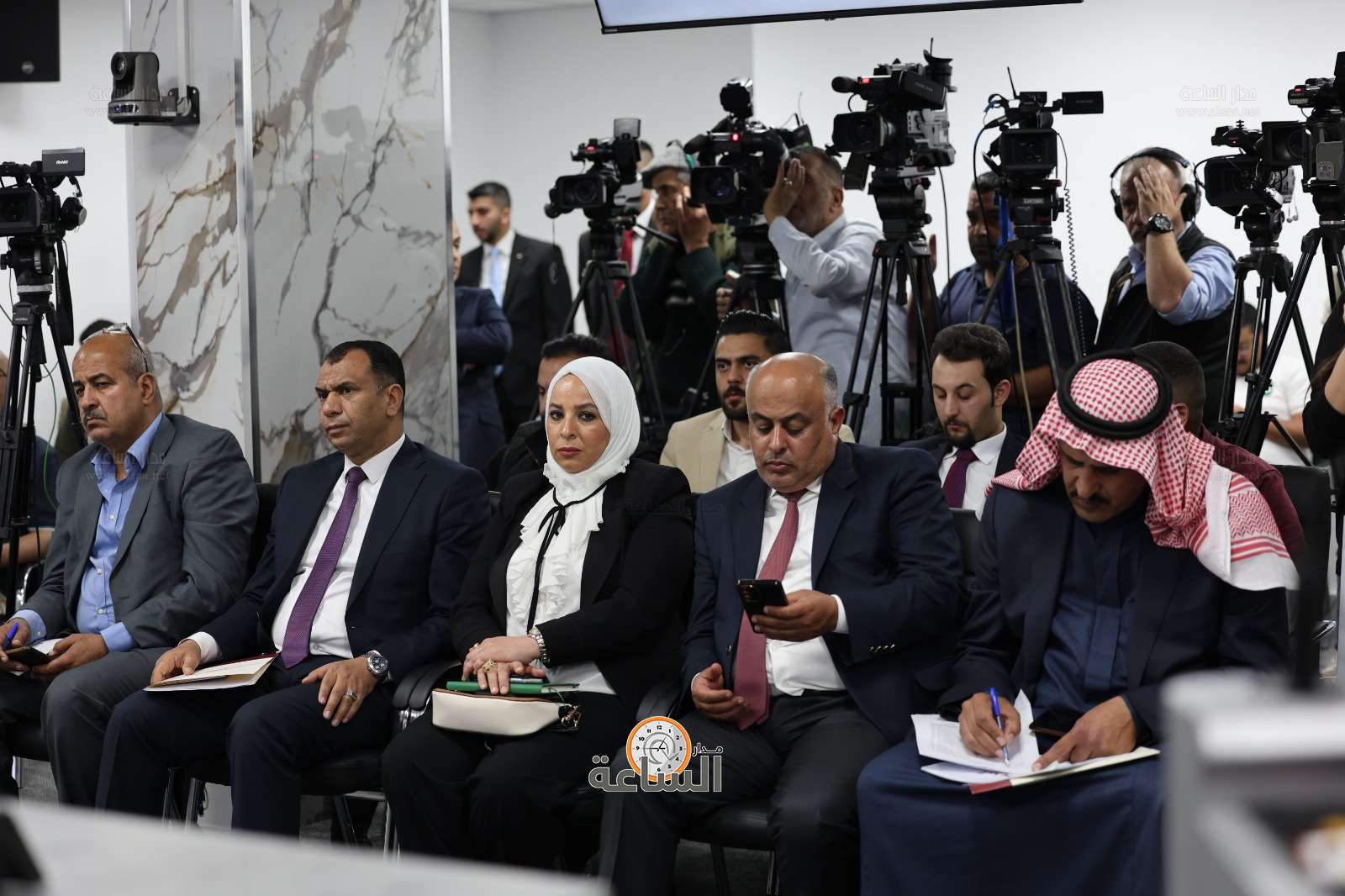 Madar Al-Saa Images 0.44510937941374495