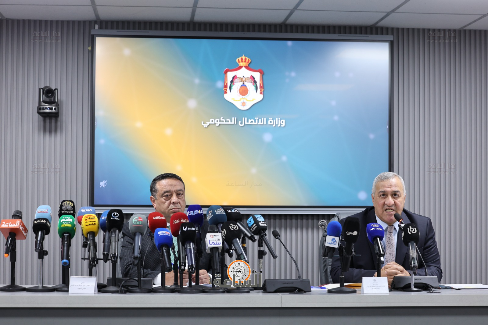 Madar Al-Saa Images 0.3086596291548235