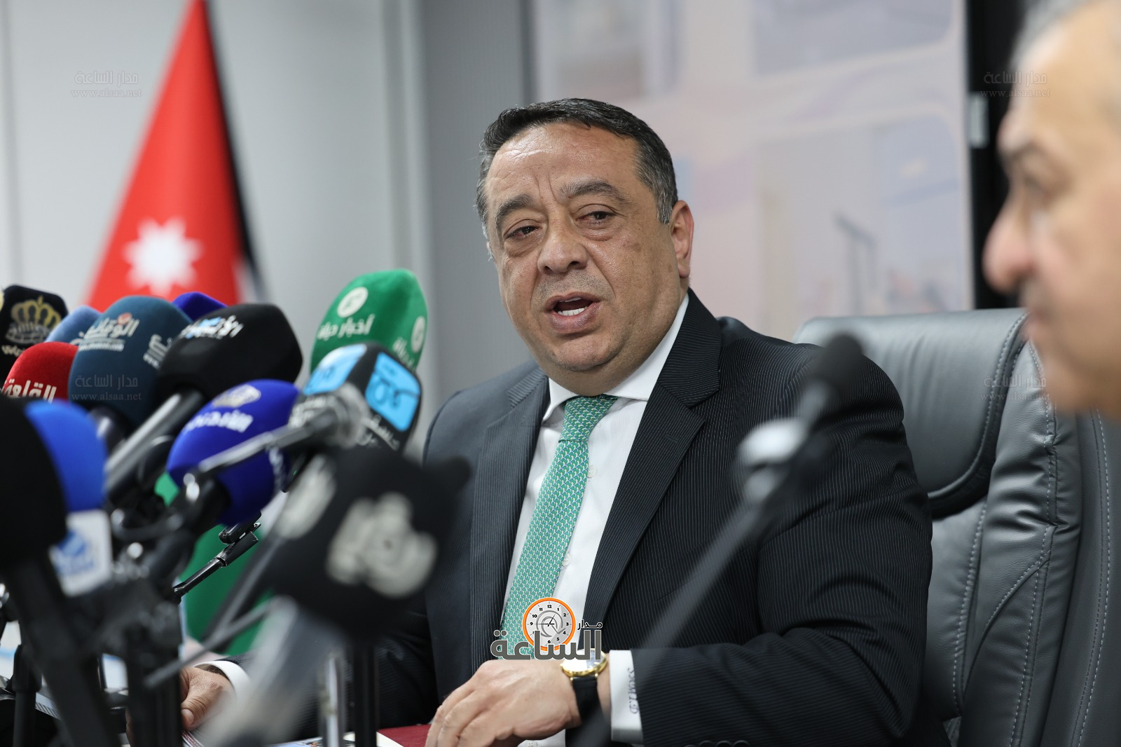 Madar Al-Saa Images 0.6079800863570142