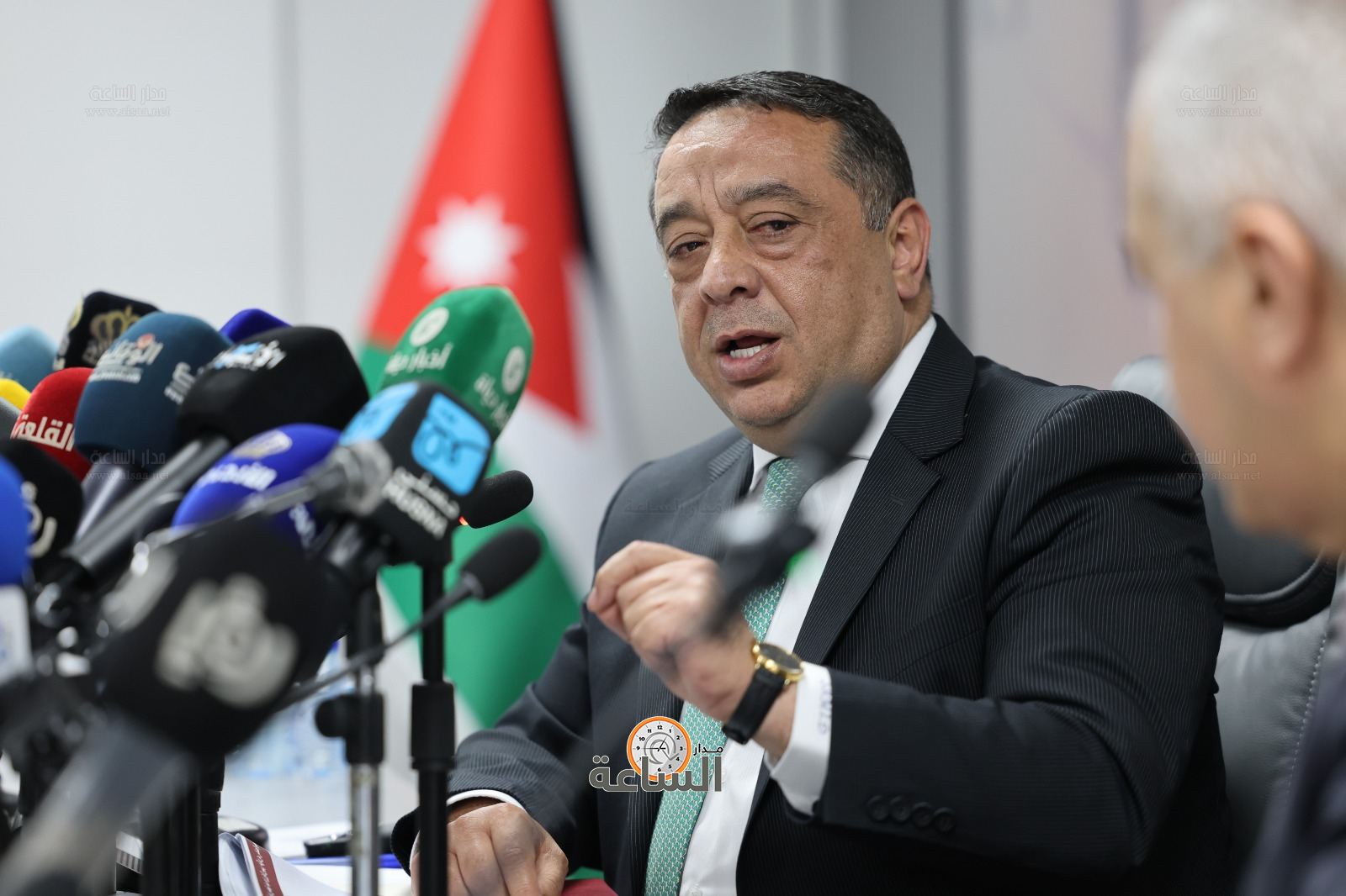 Madar Al-Saa Images 0.48608561946568896