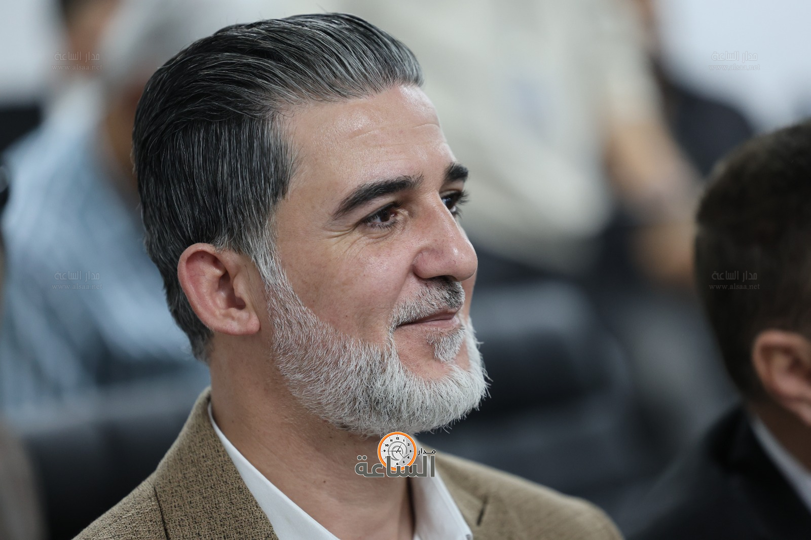 Madar Al-Saa Images 0.9798749478687456