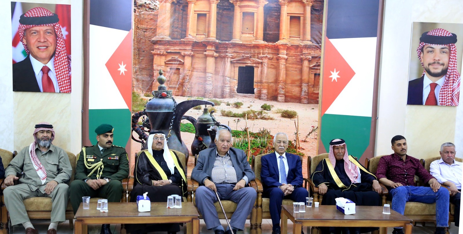 Madar Al-Saa Images 0.43187665535826036