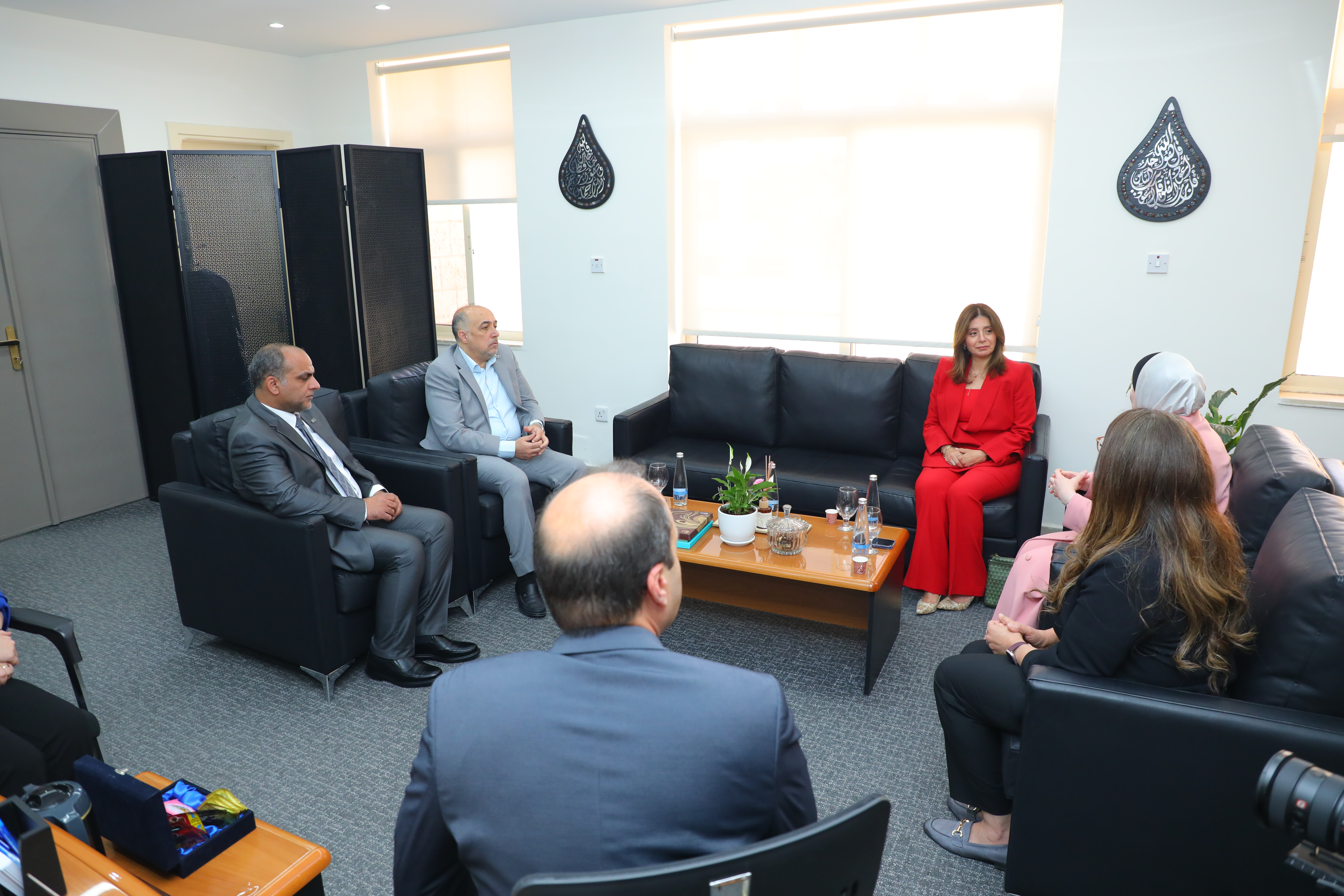 Madar Al-Saa Images 0.7469397891559559