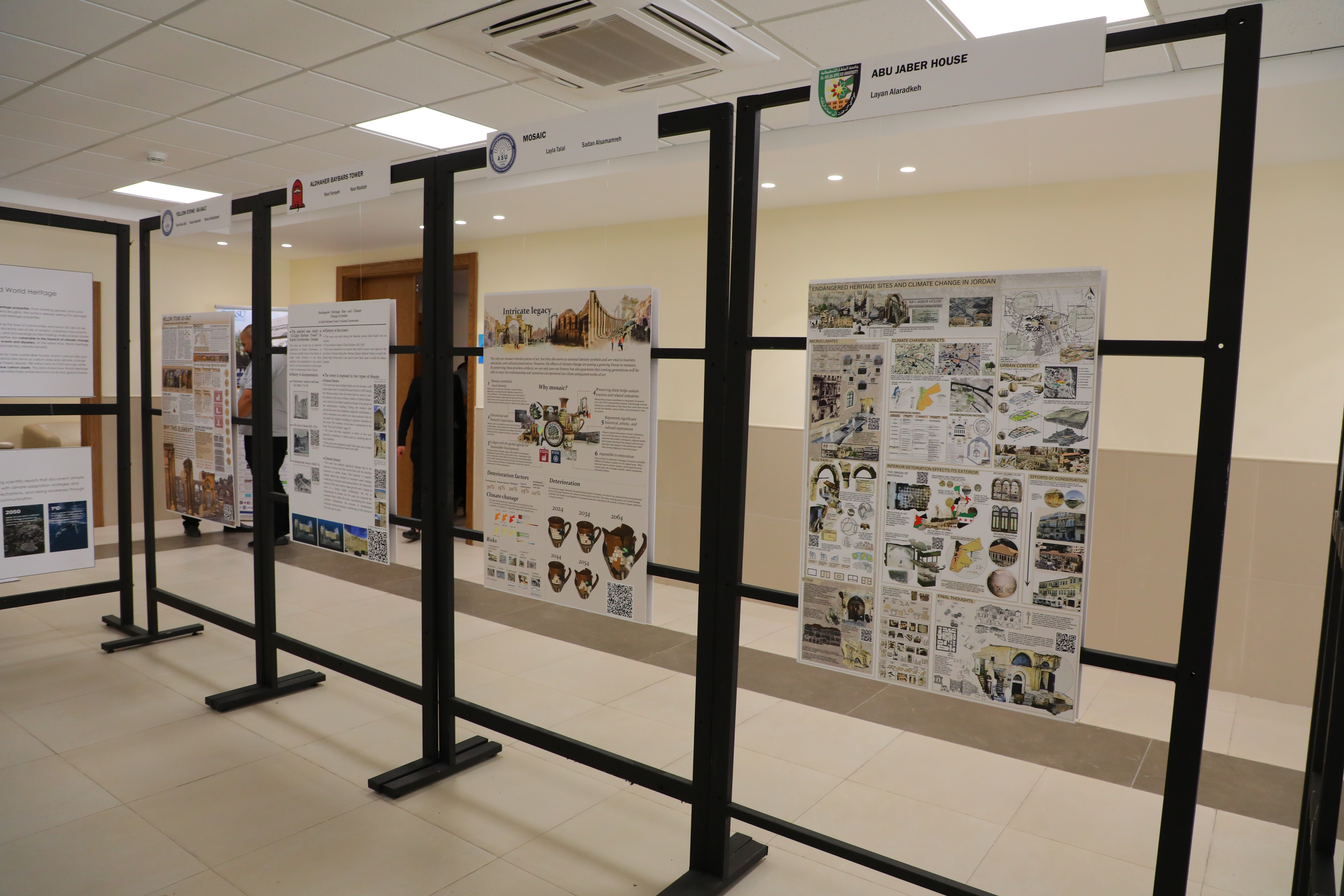 Madar Al-Saa Images 0.14547489781372247