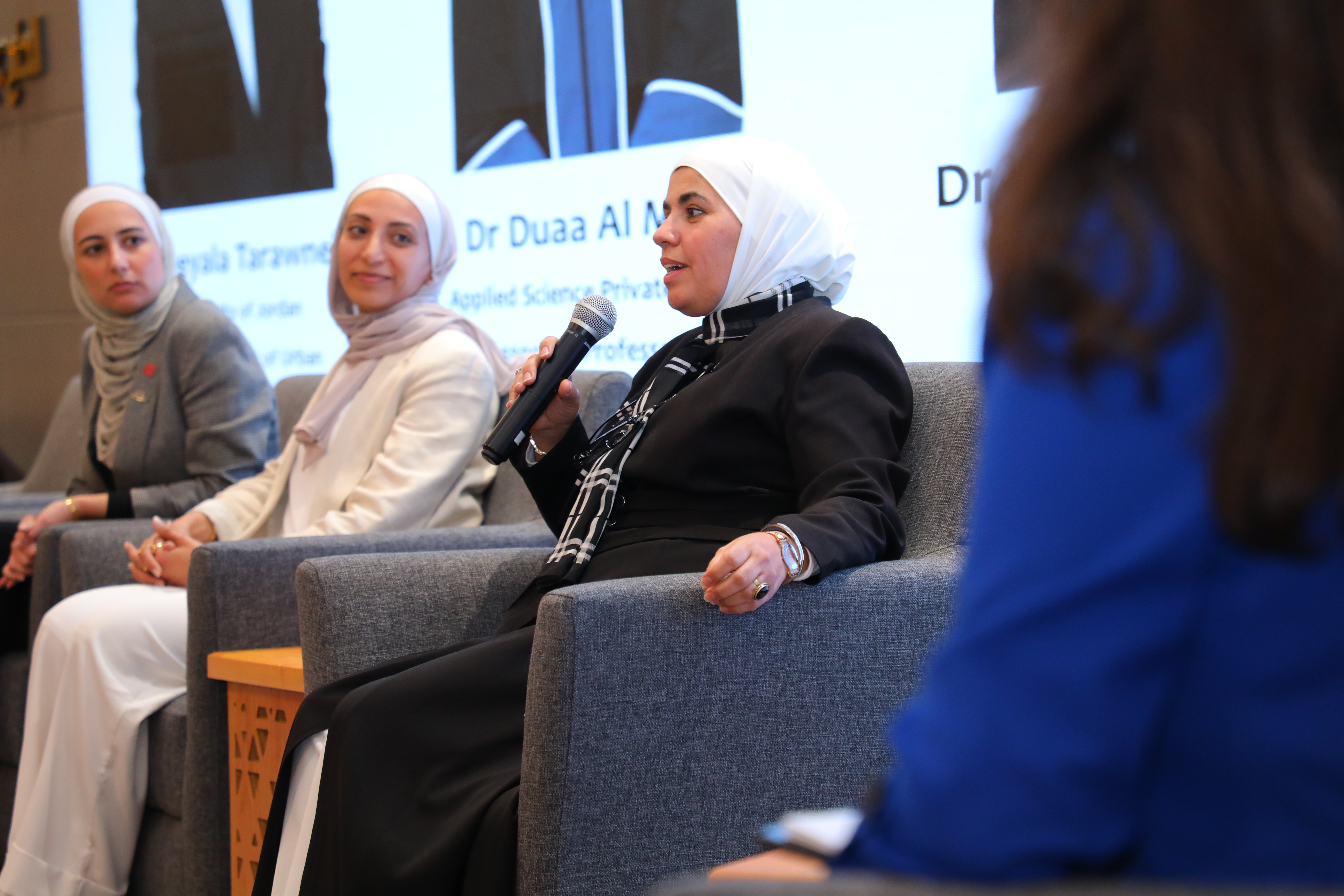 Madar Al-Saa Images 0.5837747820090152