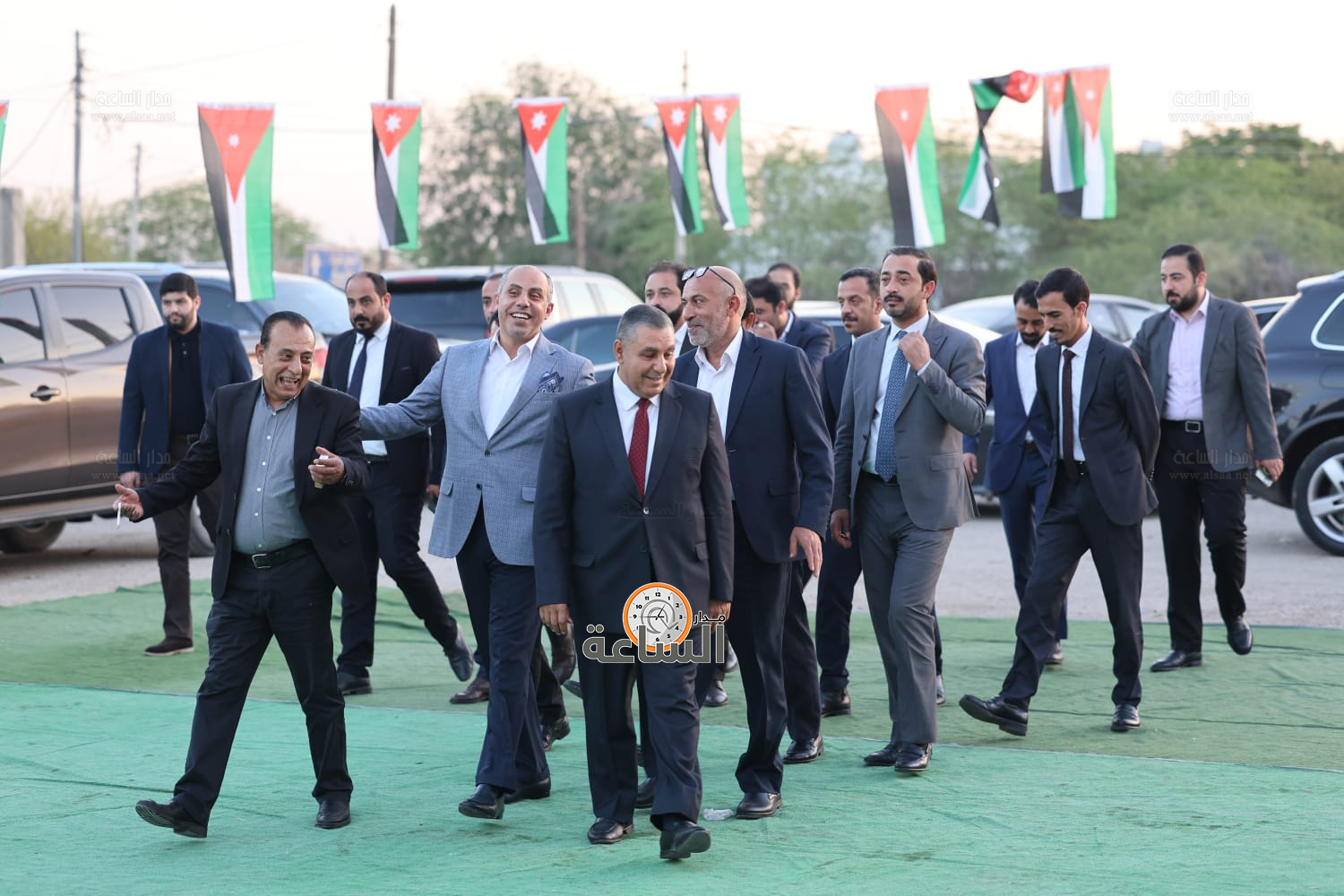 Madar Al-Saa Images 0.4819958700022636