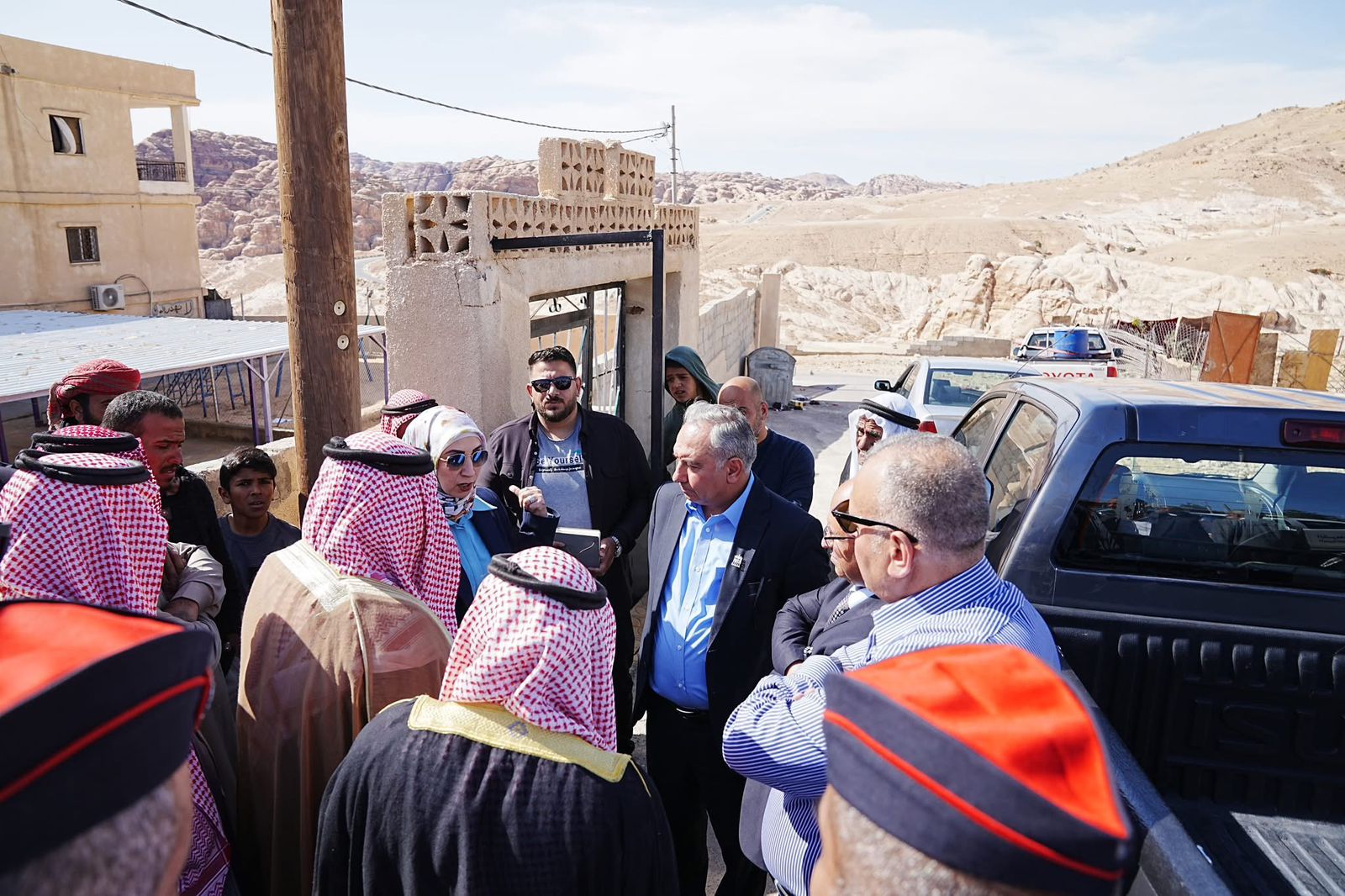 Madar Al-Saa Images 0.572305045025124