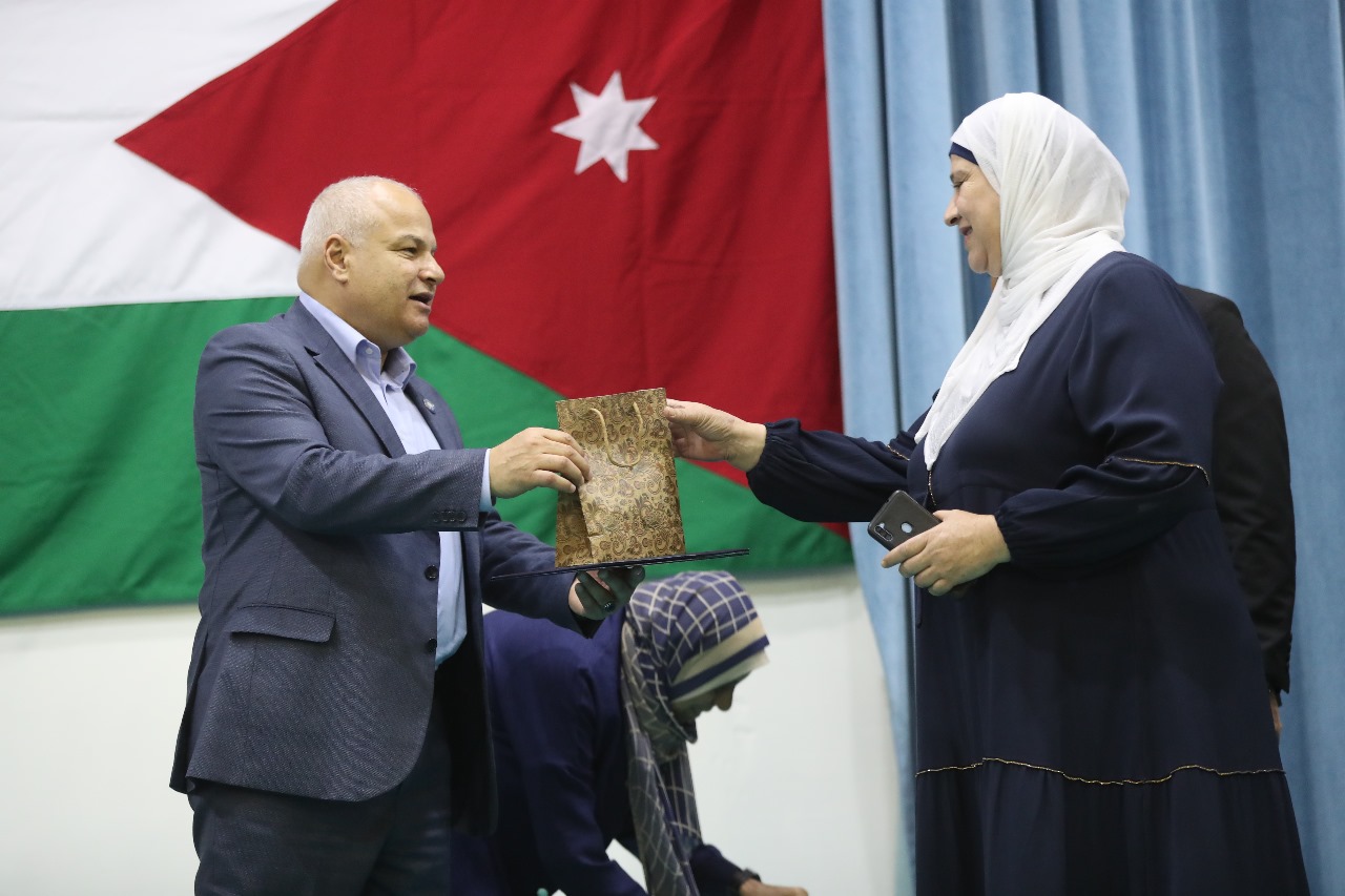 Madar Al-Saa Images 0.03300796590011246