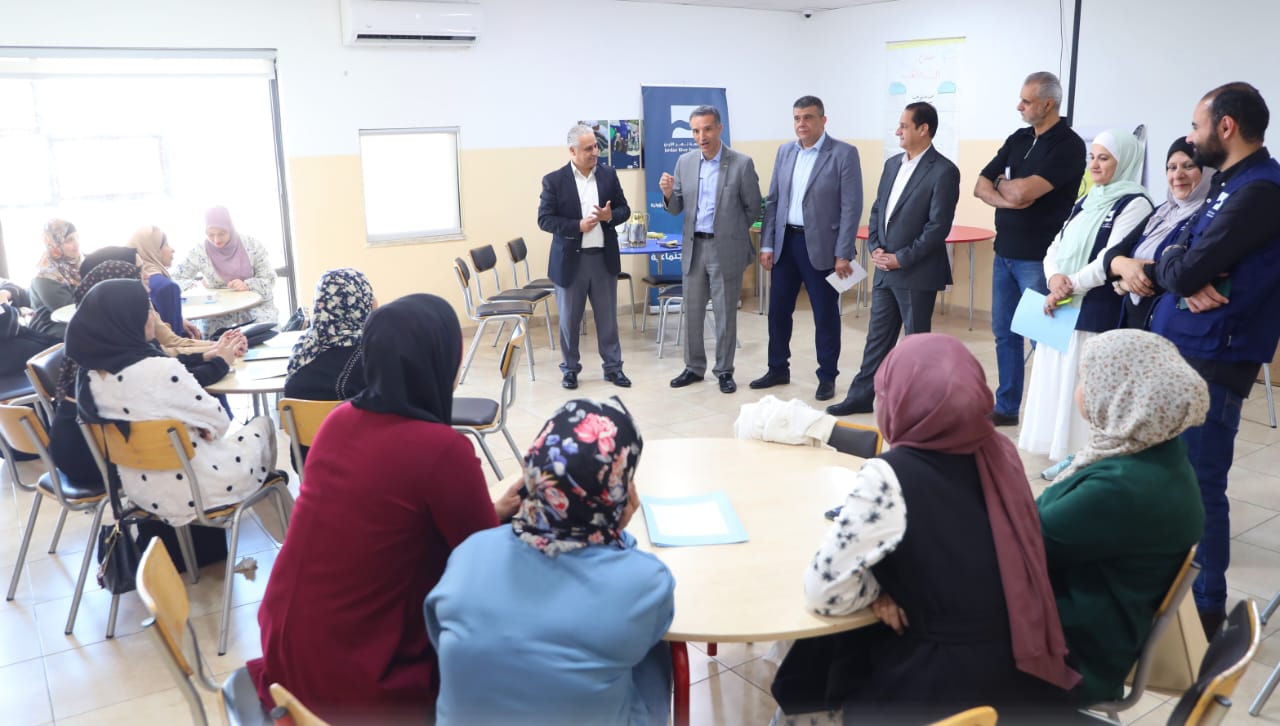 Madar Al-Saa Images 0.46254110436185136