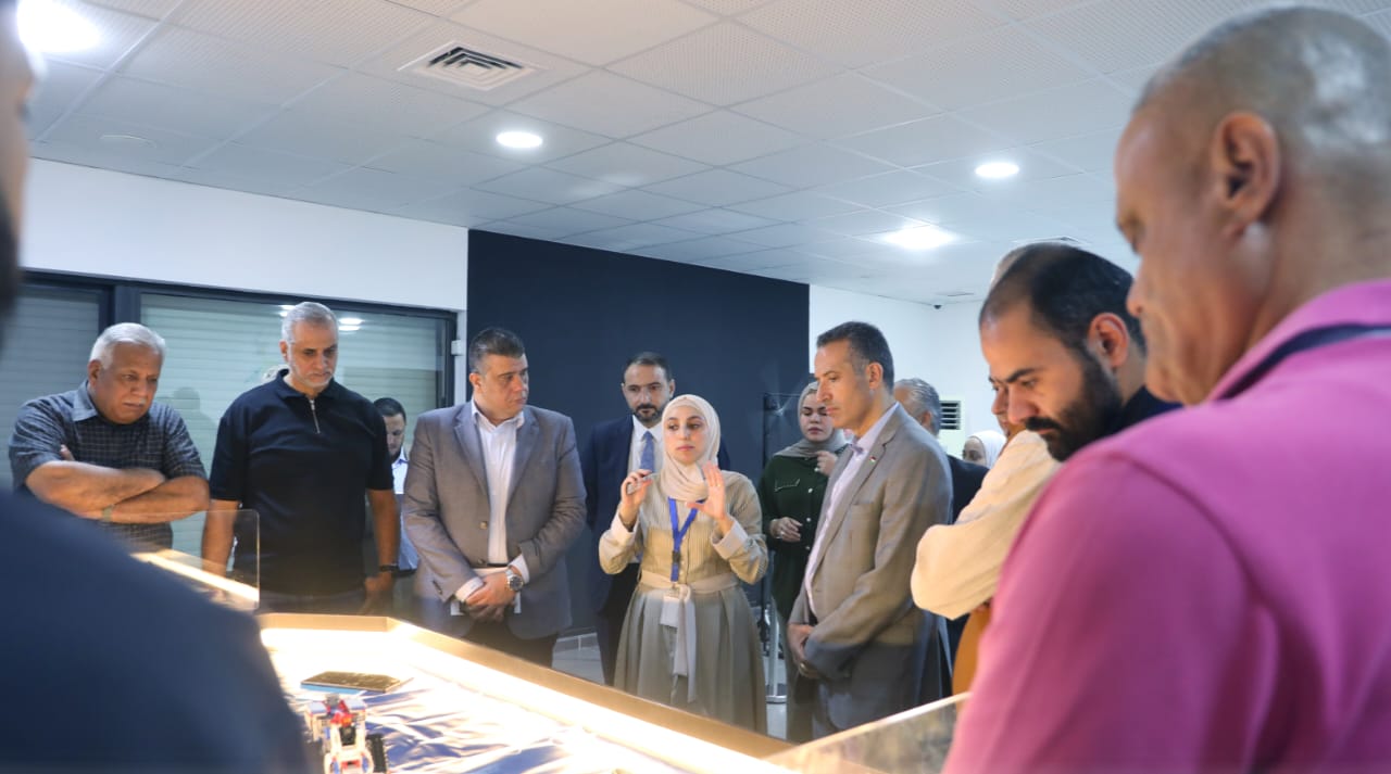 Madar Al-Saa Images 0.28260863436775496