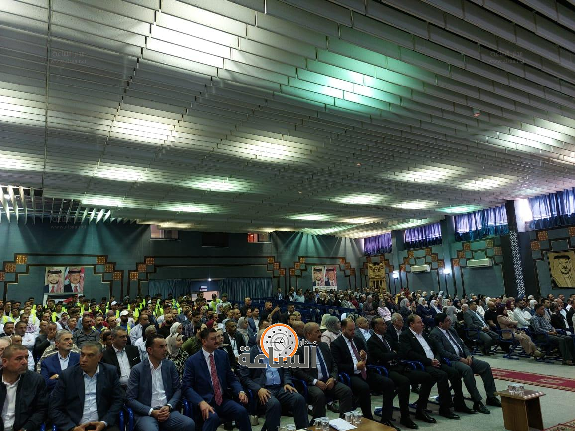 Madar Al-Saa Images 0.15594376575869806