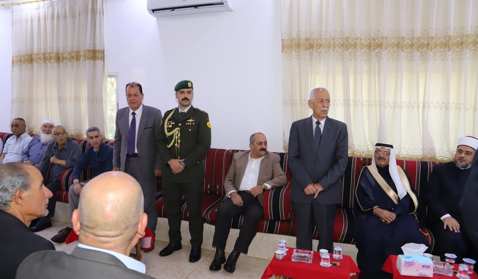 Madar Al-Saa Images 0.44045957983139405