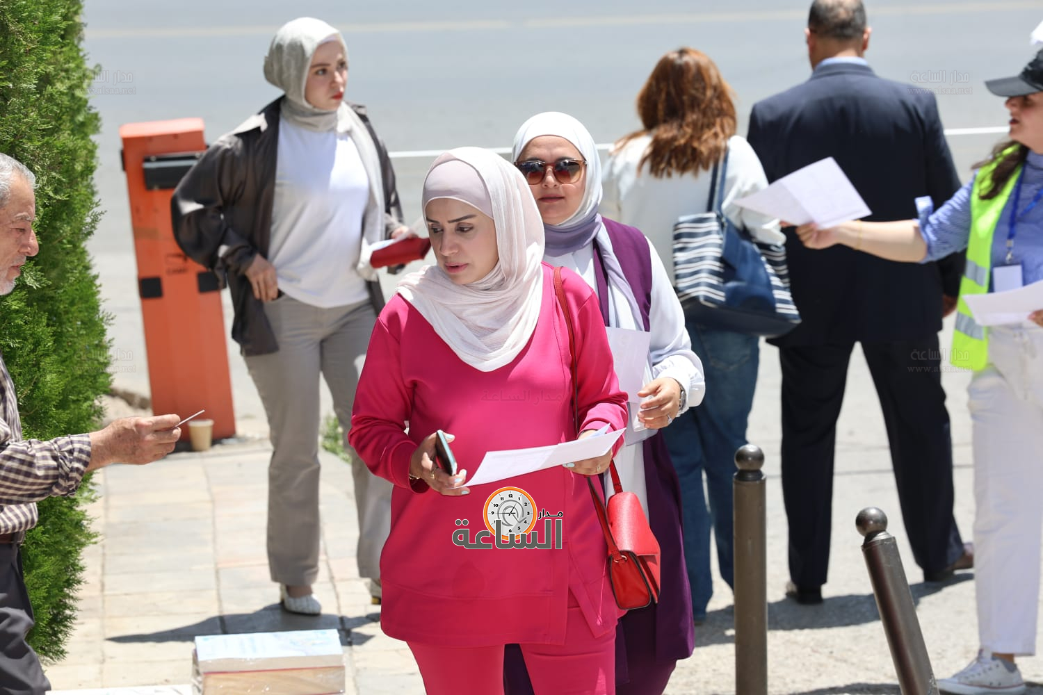 Madar Al-Saa Images 0.8104054290364415