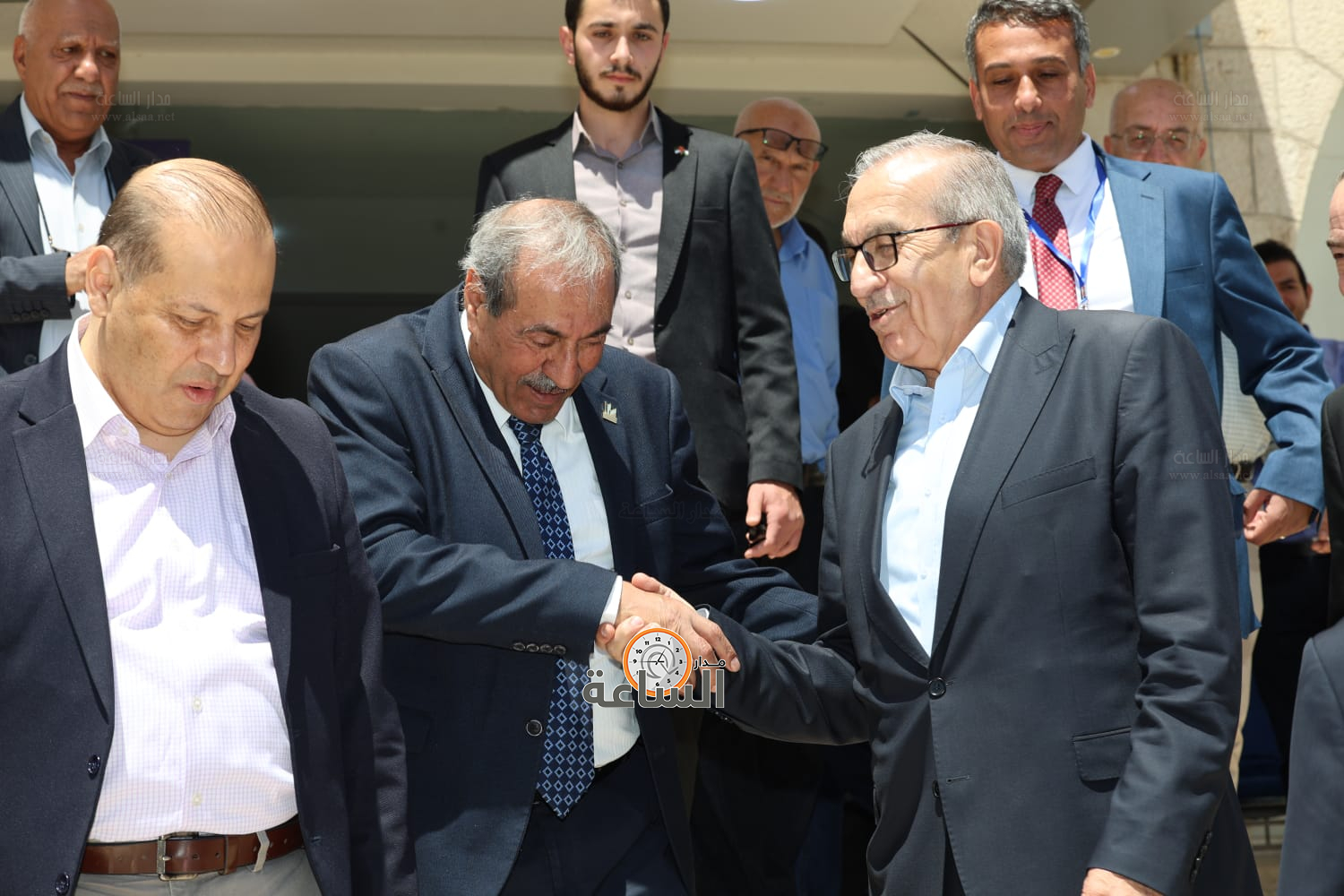 Madar Al-Saa Images 0.5748155616932057