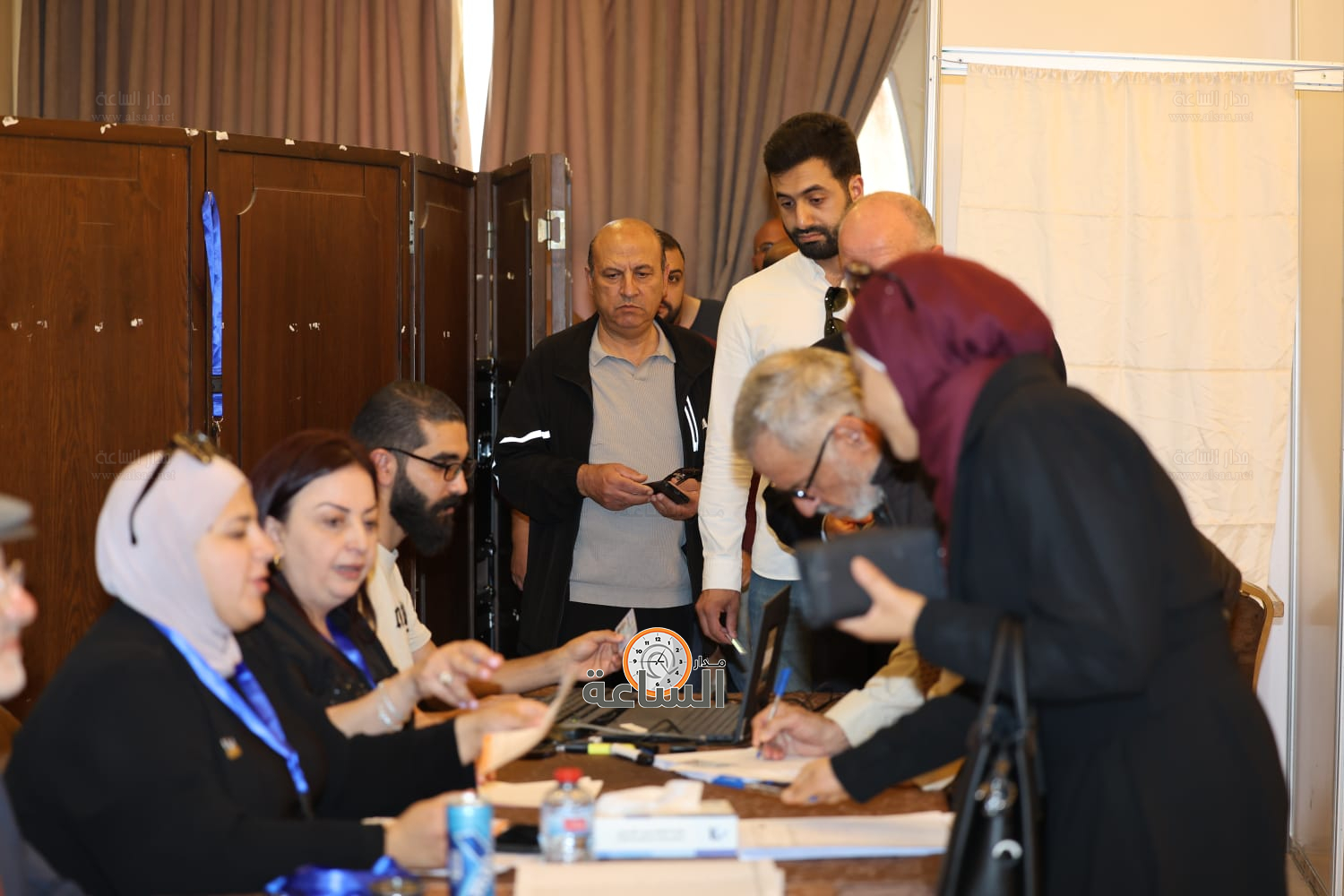 Madar Al-Saa Images 0.8017606429046219