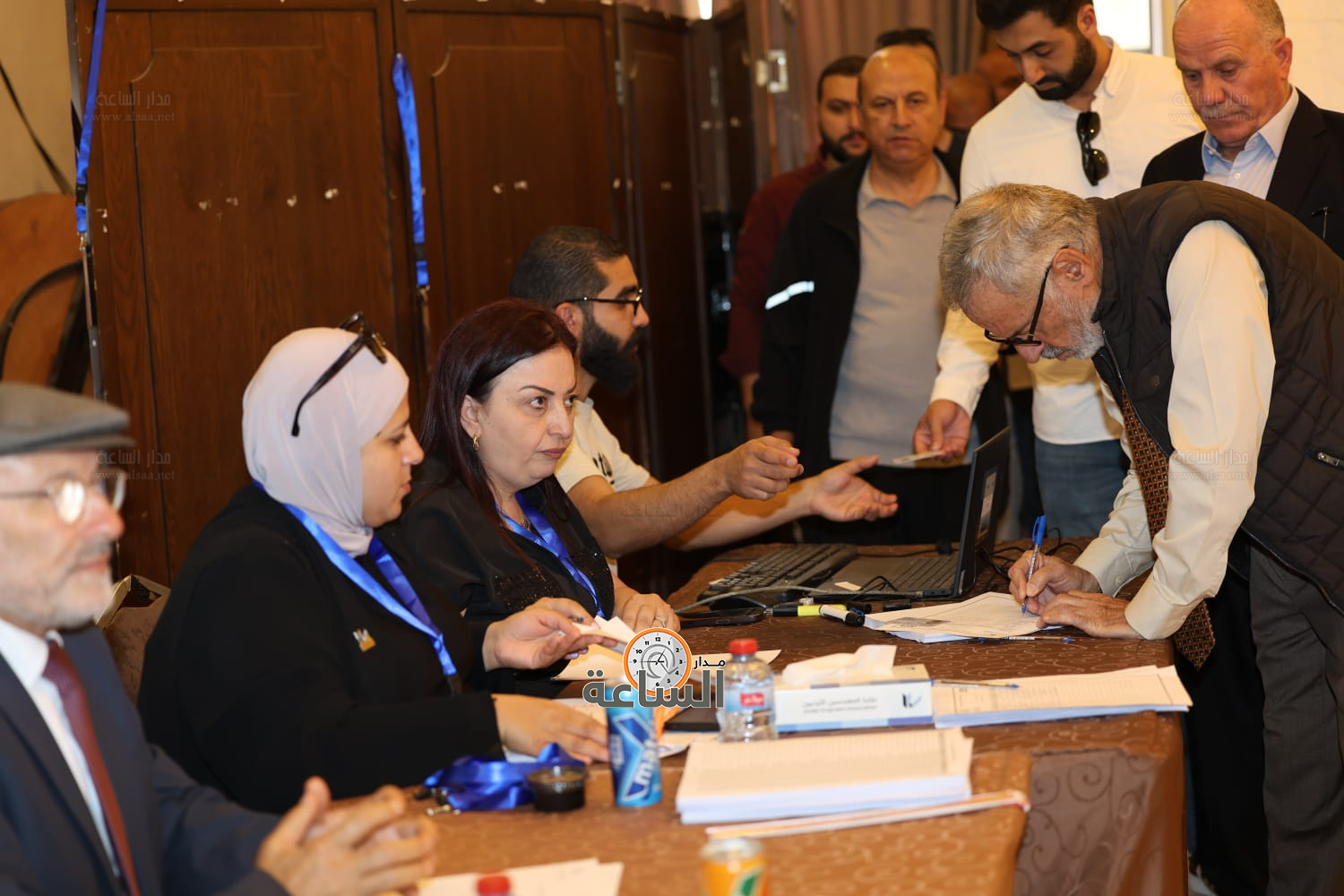 Madar Al-Saa Images 0.7676168723270598